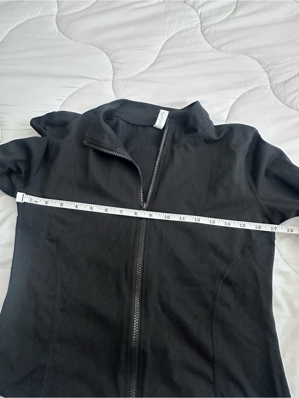 Amazon’s Essentials Zip Up Workout Jacket - Picture 8 of 10